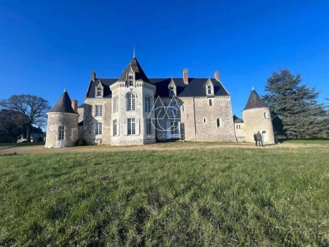 Photos 7 - Prestige - Rare, château du XV -ème- Un Havre de paix…