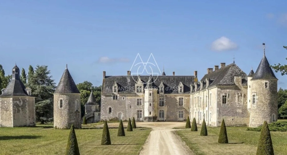 Photos 13 - Prestige - Rare, château du XV -ème- Un Havre de paix…