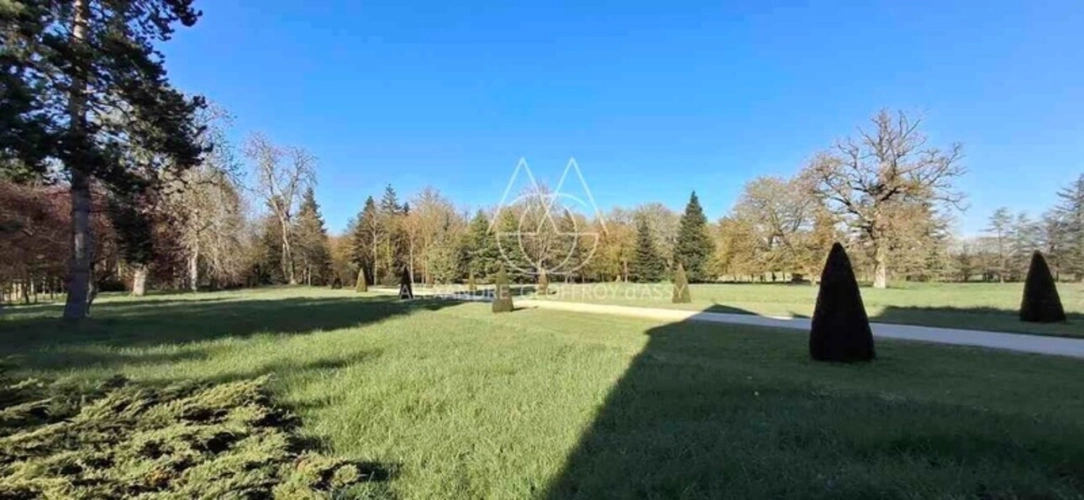 Photos 14 - Prestige - Rare, château du XV -ème- Un Havre de paix…