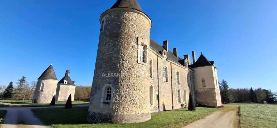 Photos 23 - Prestige - Rare, château du XV -ème- Un Havre de paix…