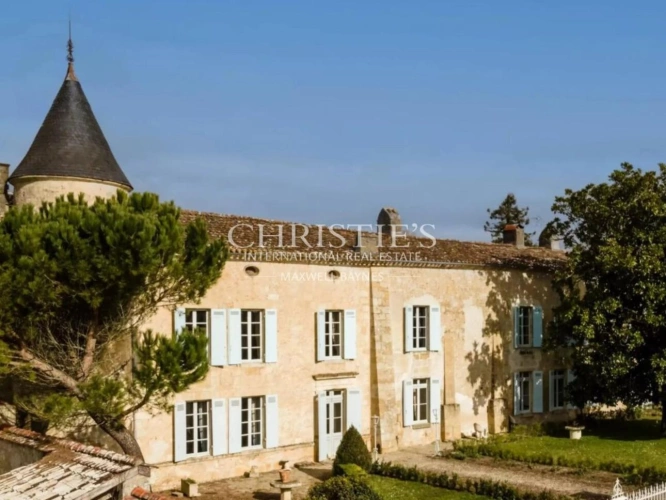 Photos 1 - Prestige - Château historique du XVe siècle à proximité de Bordeaux