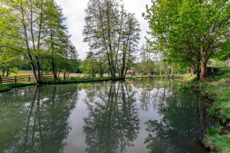 Photos 23 - Tourist - Propriété camping à vendre Laon (02) 1h15 de Paris