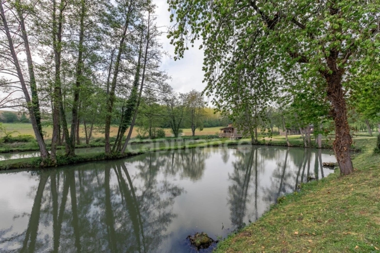 Photos 34 - Tourist - Propriété camping à vendre Laon (02) 1h15 de Paris