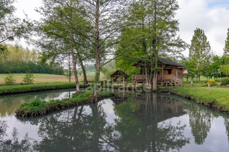 Photos 43 - Tourist - Propriété camping à vendre Laon (02) 1h15 de Paris