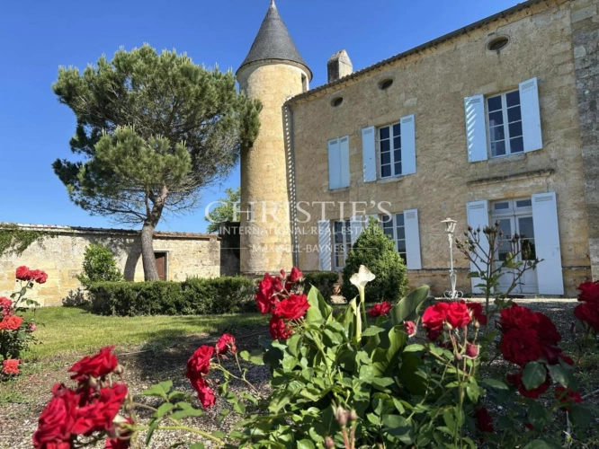 Photos 1 - Prestige - Château historique du XVe siècle à proximité de Bordeaux