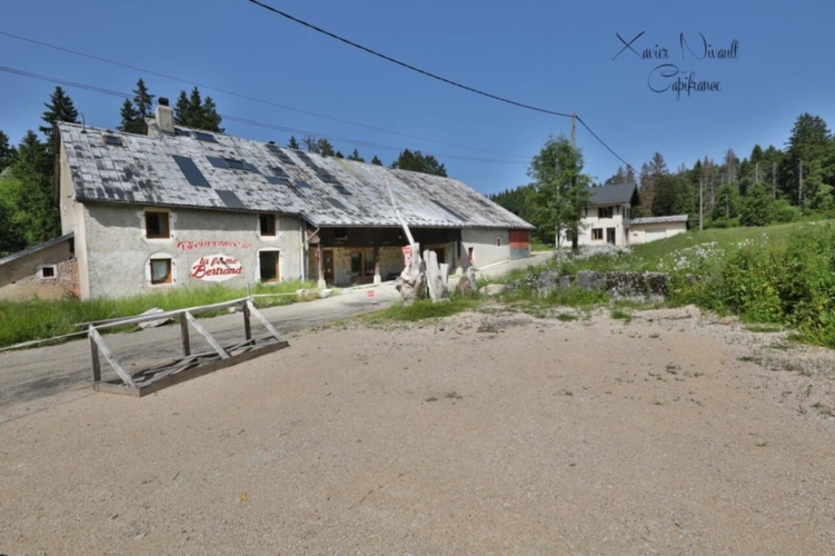 Photos 2 - Touristique - Propriete à vendre 15 pièces LE GRAND ABERGEMENT (01)