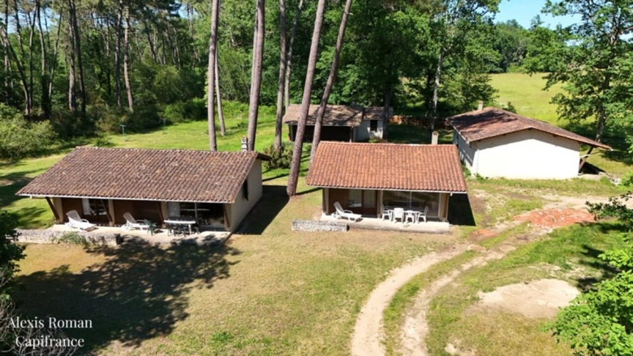 Photos 3 - Prestige - Domaine nature de 19 gîtes sur plus de 10 hectares – Un lieu rare à réinventer