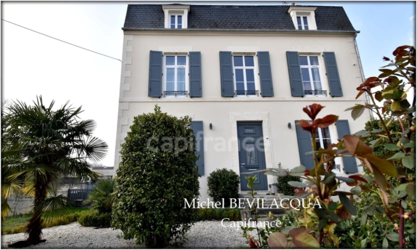 Photos 1 - Rurale - NEVERS (58), Propriété de charme 12 pièces, 265 m² habitables, 8 chambres, grandes annexes, piscine, terrain 1100 m²
