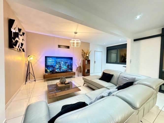 Photos 5 - Prestige - A VENDRE - PROPRIETE D'EXCEPTION AVEC VUE MER ET POTENTIEL LOCATIF REMARQUABLE - SAINTE ANNE
