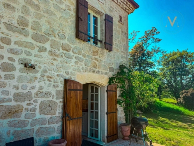 Photos 34 - Touristique - Maison de caractère avec vue dominante, piscine et gîte indépendant  (47)