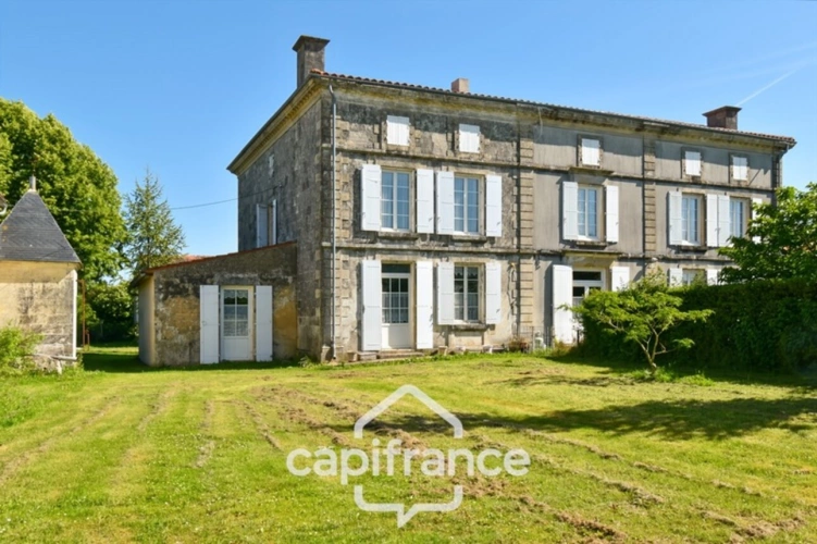 Photos 2 - Prestige - Propriété à vendre 14 pièces PAILLE (17) sur 4800m² de terrain avec nombreuses dépendances