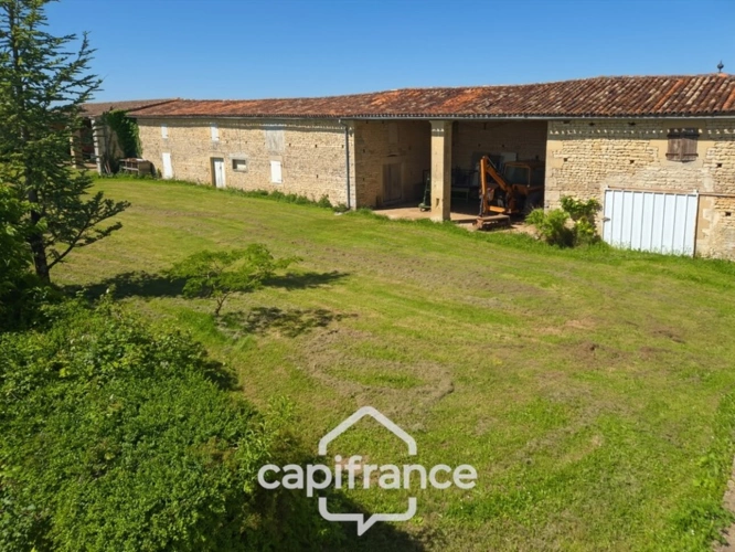 Photos 3 - Prestige - Propriété à vendre 14 pièces PAILLE (17) sur 4800m² de terrain avec nombreuses dépendances