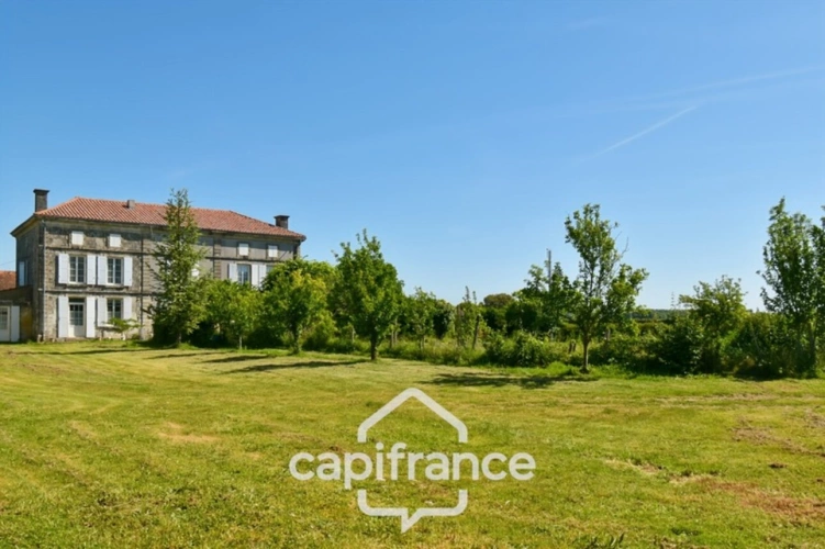 Photos 5 - Prestige - Propriété à vendre 14 pièces PAILLE (17) sur 4800m² de terrain avec nombreuses dépendances