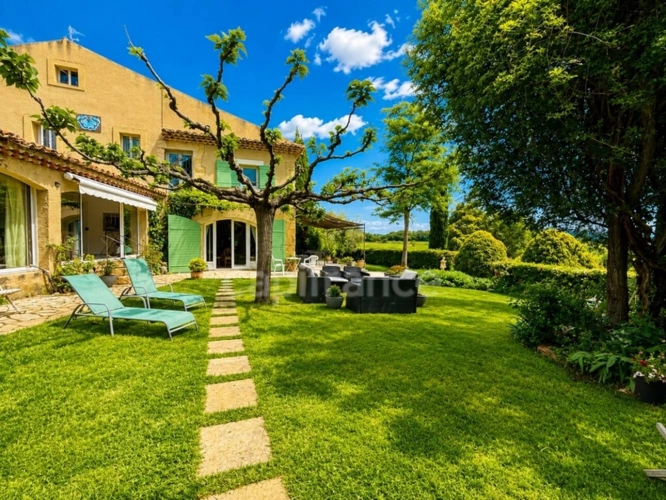 Photos 1 - Prestige - Propriété à vendre 8 pièces 274 m2 sur 1 hectare PERTUIS (84)