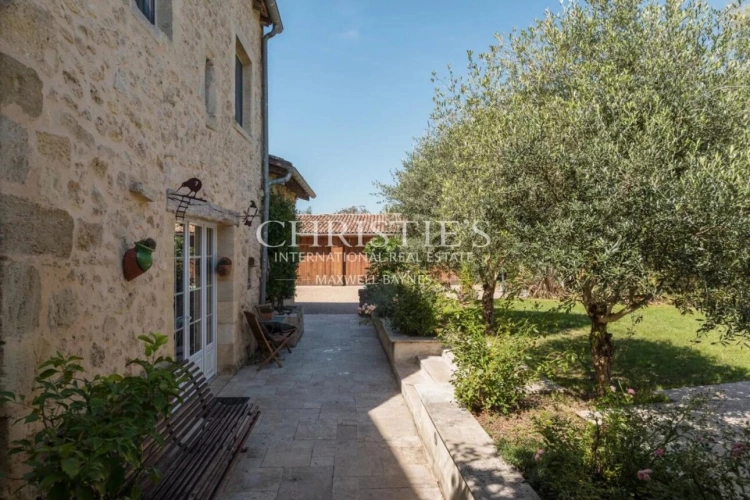 Photos 29 - Touristique - Belle maison de village avec maison d'amis, grand jardin, cuisine d’été et piscine