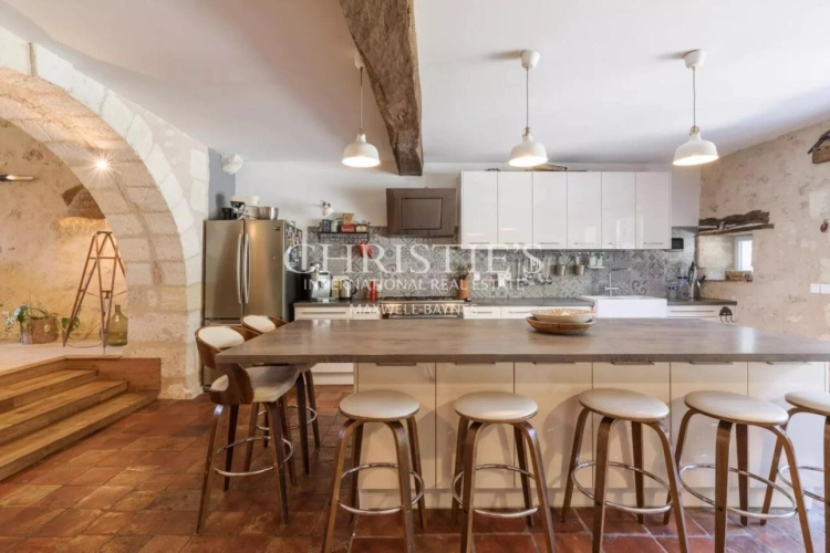 Photos 9 - Touristique - Belle maison de village avec maison d'amis, grand jardin, cuisine d’été et piscine