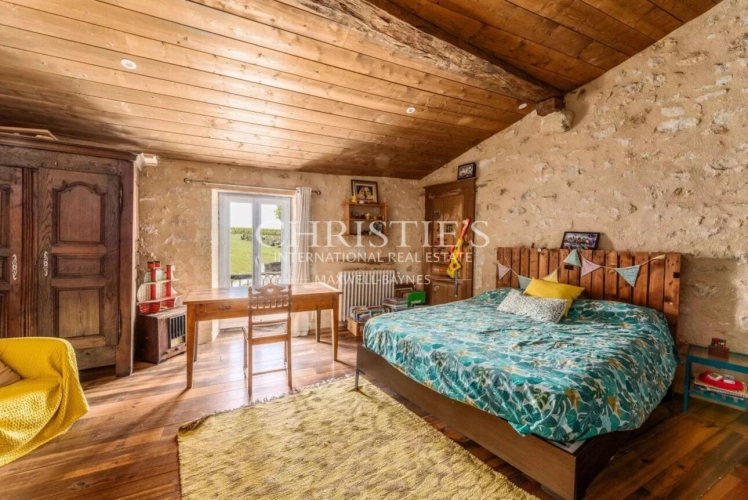 Photos 18 - Touristique - Belle maison de village avec maison d'amis, grand jardin, cuisine d’été et piscine