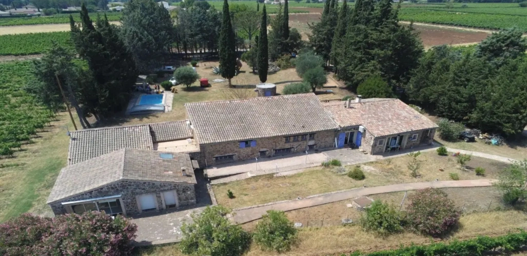 Photos 1 - Viticole - Domaine viticole en Provence avec 3 habitations  18 ha fort potentiel