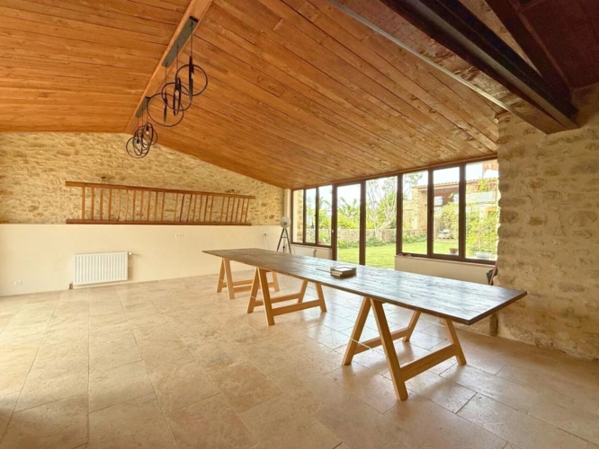 Photos 4 - Prestige - MAS RESTAURE  avec 12 Hectares  et autonome