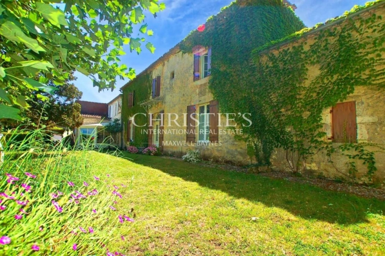 Photos 3 - Équestre - Propriété de 18 hectares avec vue dominante, maison de maître et gites - superbe potentiel  !