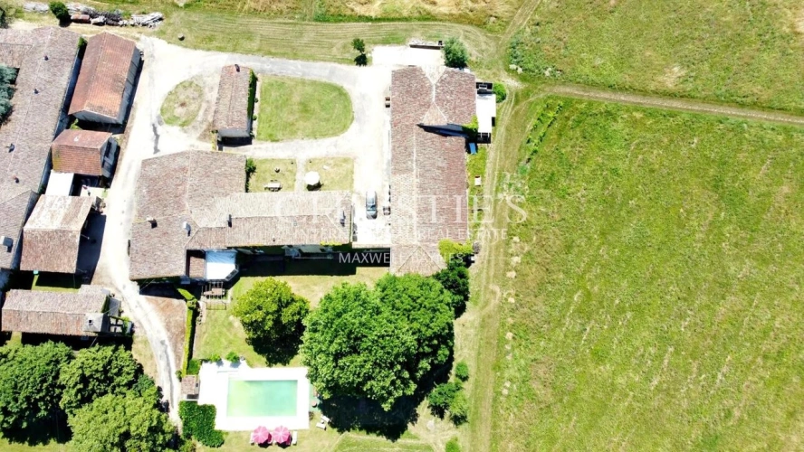 Photos 21 - Équestre - Propriété de 18 hectares avec vue dominante, maison de maître et gites - superbe potentiel  !