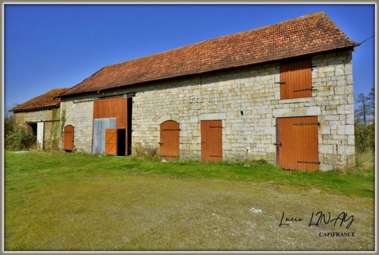 Photos 1 - Rurale - Rare à la vente – Authentique loge en pierre à réhabiliter