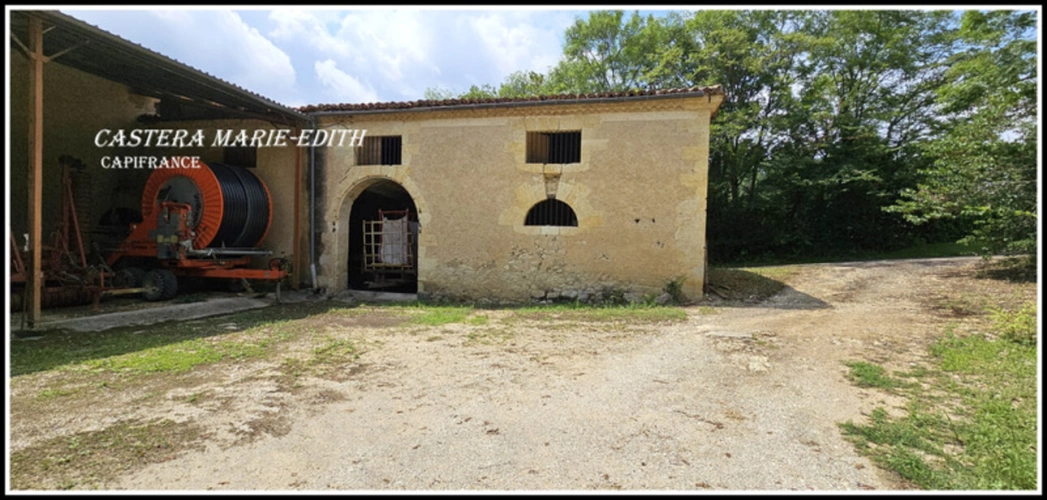Photos 16 - Rurale - Dpt Gers (32), à vendre proche de AUCH   Bâtiment 860 M² à rénover