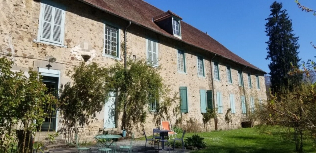 Photos 1 - Touristique - Dpt Creuse (23), à vendre FELLETIN propriété de 580 m2 - Dépendances - Terrain de 1ha 5841