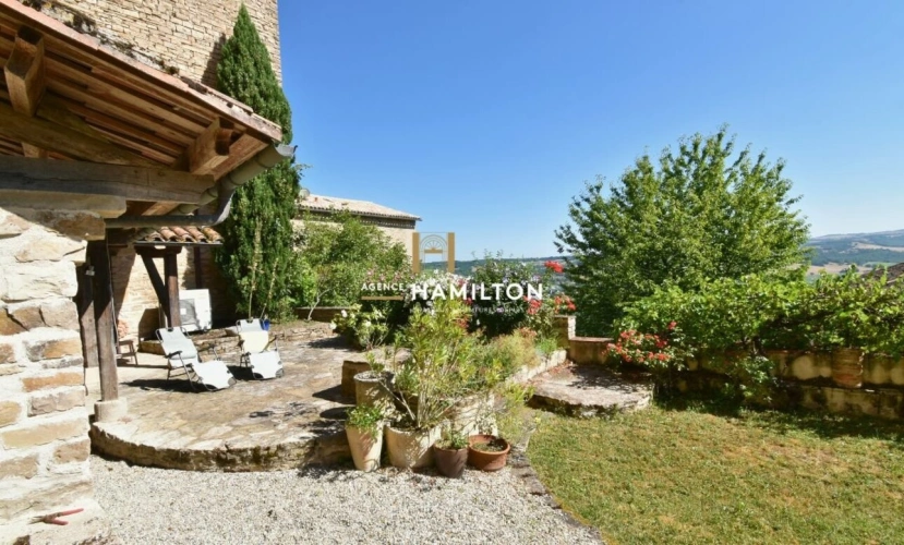 Photos 3 - Prestige - IMMEUBLE HISTORIQUE AVEC JARDIN ET PISCINE INTERIEURE - IDEAL PROJET TOURISTIQUE