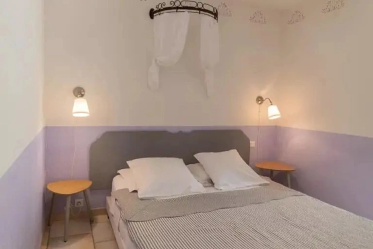 Photos 8 - Touristique - Maison d'hôtes de charme climatisée a vendre au coeur du Luberon