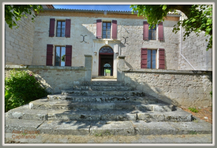 Photos 2 - Prestige - Dpt Lot et Garonne (47), à vendre proche d' AGEN Propriété P8 de 385 m² plus dépendances de 400 M2- Terrain d'une Hectare
