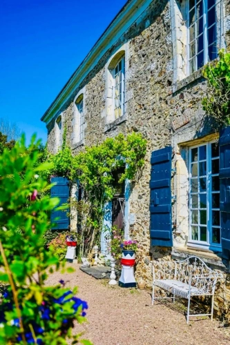Photos 20 - Touristique - À VENDRE MAYENNE – Manoir d’exception du XIIIe siècle sur 3 hectares – Gîte ou demeure familiale de charme