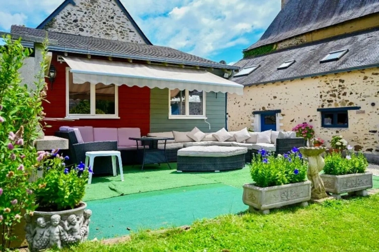 Photos 21 - Touristique - À VENDRE MAYENNE – Manoir d’exception du XIIIe siècle sur 3 hectares – Gîte ou demeure familiale de charme