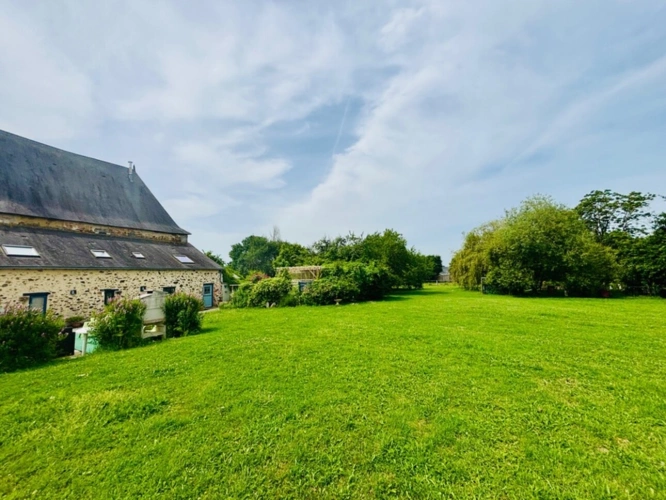 Photos 23 - Touristique - À VENDRE MAYENNE – Manoir d’exception du XIIIe siècle sur 3 hectares – Gîte ou demeure familiale de charme