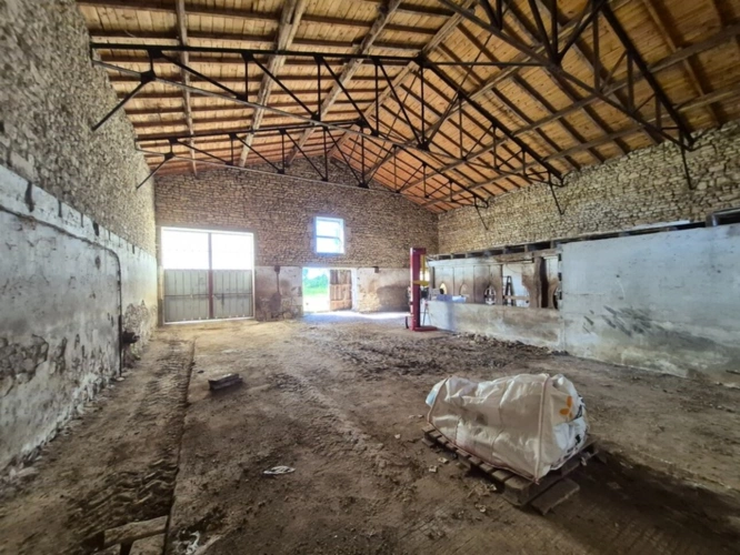 Photos 2 - Rurale - Grange agricole 170 m² avec terrain – Saint-Coutant-le-Grand 17430