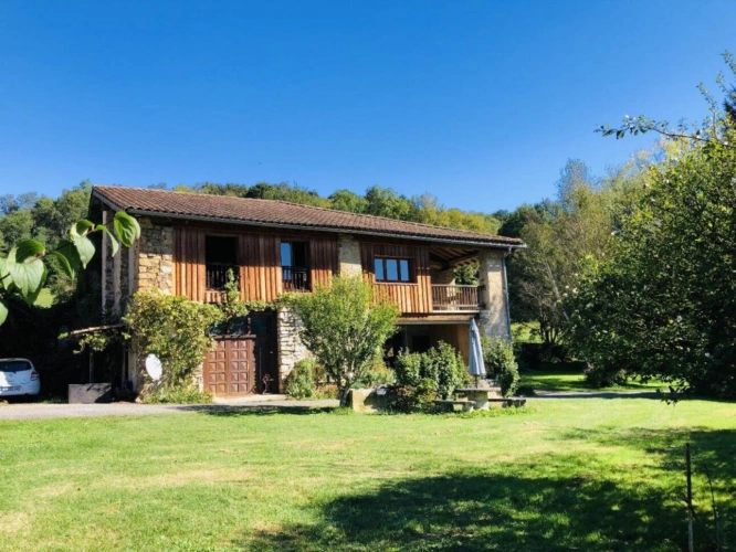 Photos 2 - Rurale - Ancien corps de ferme sur 2Ha9 , La Bastide de Serou 09240