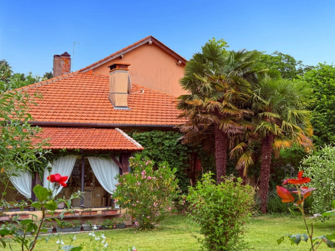 Photos 18 - Prestige - Propriété 358 m2 à vendre -avec 7700 m2 de parc - Maison 8 pièces de 234 m2, gîte de 124 m2 et piscine proche de MARCIAC (32)