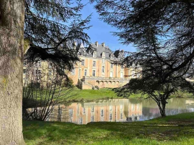 Photos 5 - Prestige - Château du XIXe siècle avec un parc de 75 ha, situé à proximité immédiate de Poitiers