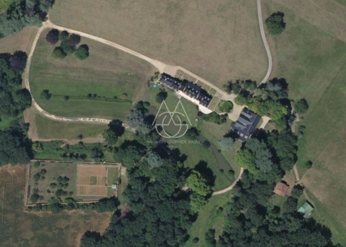Photos 7 - Prestige - Château du XIXe siècle avec un parc de 75 ha, situé à proximité immédiate de Poitiers