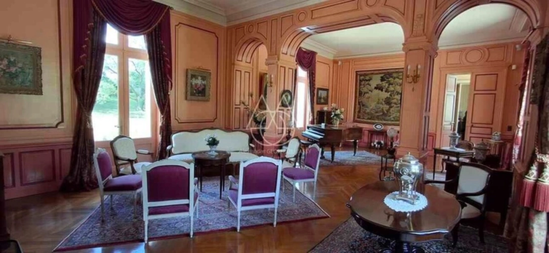 Photos 8 - Prestige - Château du XIXe siècle avec un parc de 75 ha, situé à proximité immédiate de Poitiers