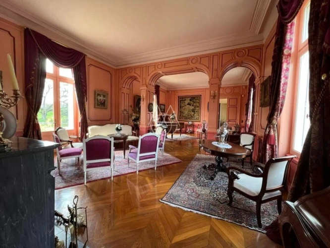 Photos 11 - Prestige - Château du XIXe siècle avec un parc de 75 ha, situé à proximité immédiate de Poitiers
