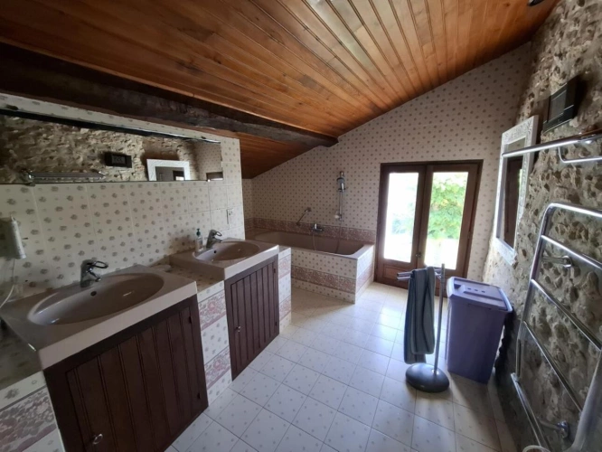 Photos 18 - Rurale - Propriété de caractère avec dépendances, piscine couverte et