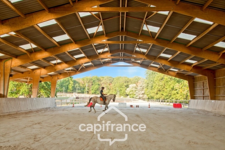 Photos 44 - Équestre - Château, installation équestre (haras) à vendre au coeur du bocage bourbonnais - Maison de gardien, club house, maison des cavaliers, boxes, écuries - Terrain de 40 hectares