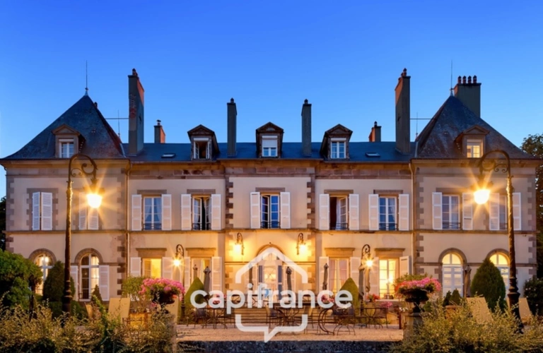Photos 2 - Équestre - Château, installation équestre (haras) à vendre au coeur du bocage bourbonnais - Maison de gardien, club house, maison des cavaliers, boxes, écuries - Terrain de 40 hectares
