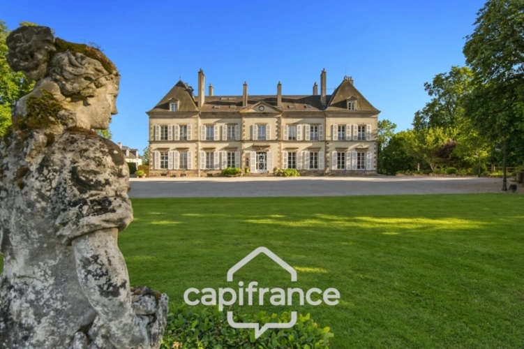 Photos 5 - Équestre - Château, installation équestre (haras) à vendre au coeur du bocage bourbonnais - Maison de gardien, club house, maison des cavaliers, boxes, écuries - Terrain de 40 hectares