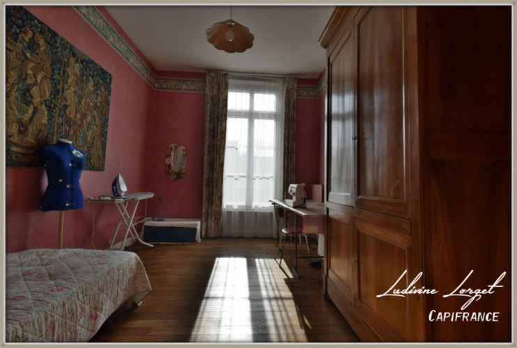 Photos 17 - Rurale - Corps de ferme avec Maison bourgeoise à vendre - Au nord de Soissons (02 Aisne) (14km) – maison de 335 m² hb-6 chambres - Dépendances - Garages – Hangars- Idéal entrepreneur-Artisan - Terrain 1.18ha