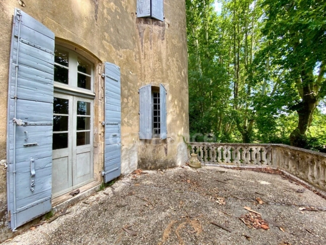 Photos 4 - Prestige - Dpt Gard (30), à vendre dans le Gard, propriété viticole en AOP Côtes du Rhône sur 25 hectares avec Château du XVème siècle