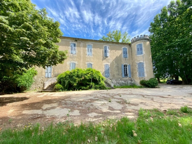 Photos 29 - Prestige - Dpt Gard (30), à vendre dans le Gard, propriété viticole en AOP Côtes du Rhône sur 25 hectares avec Château du XVème siècle