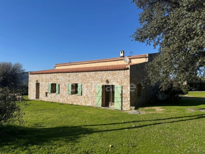 Photos 1 - Agricole - EXCLUSIVITE : Proche de L'ILE ROUSSE, Plaine du Reginu, propriété en pierre T5 161 m² sur 1.96 ha de terrain