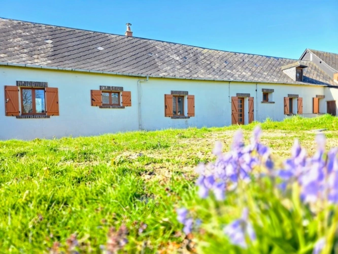 Photos 1 - Rurale - À VENDRE – ANCIEN CORPS DE FERME AVEC DÉPENDANCES ET TERRAIN BÂTISSABLE DE 2 250m² – GUERVILLE (76)
